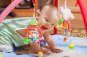 ענבלתנועה | קורס התפתחות תינוקות מגיל חודש ועד שנה. כל מה שרצית לדעת על שלבי התפתחות התינוק