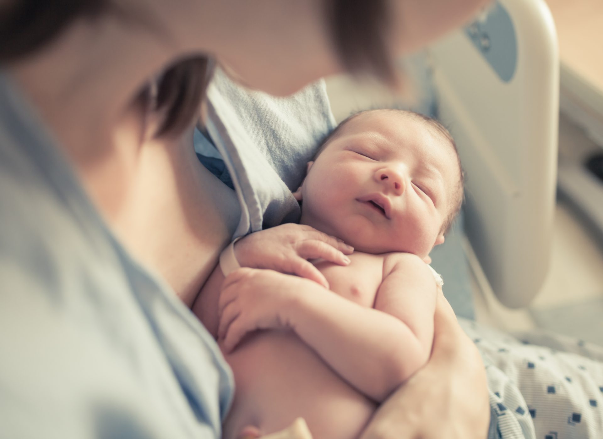 ענבלתנועה | התפתחות התינוק בחודשים הראשונים