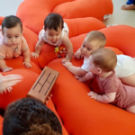 ענבל לתנועה | ליווי התפתחותי: רעיונות למשחקים עם תינוקות